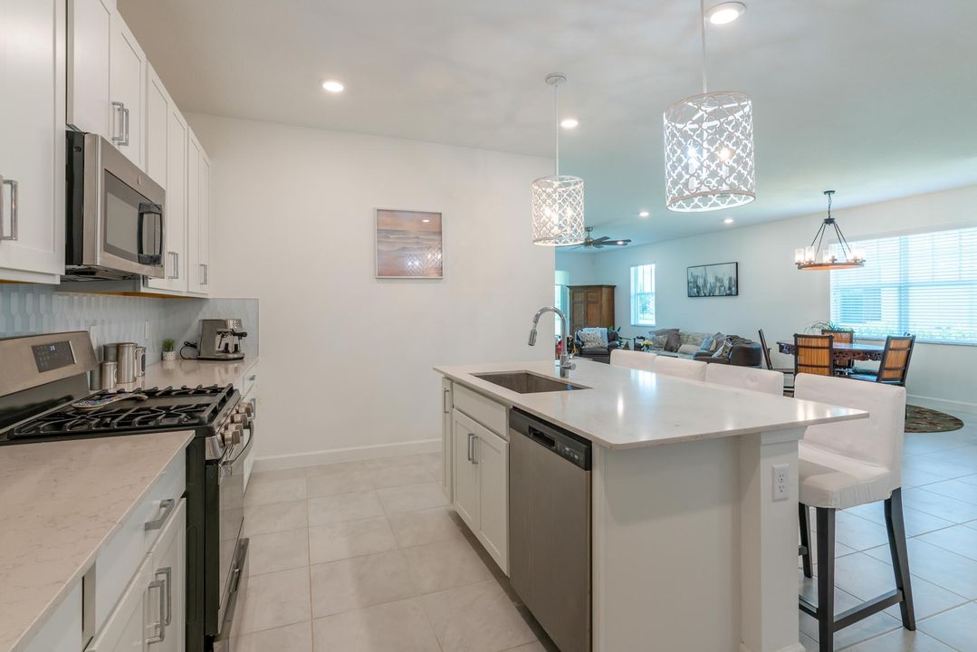 For Sale: $529,000 (3 beds, 2 baths, 1952 Square Feet)