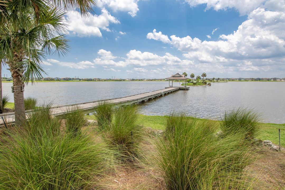 For Sale: $529,000 (3 beds, 2 baths, 1952 Square Feet)