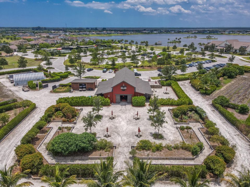 For Sale: $529,000 (3 beds, 2 baths, 1952 Square Feet)