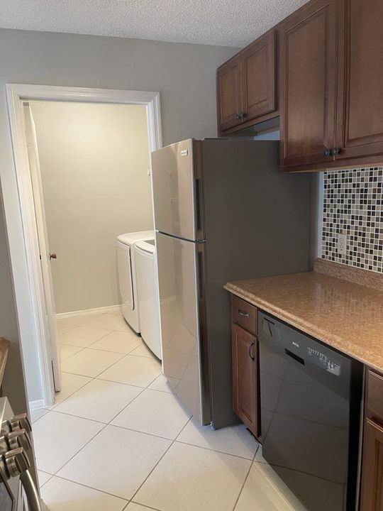 For Rent: $1,850 (2 beds, 1 baths, 925 Square Feet)
