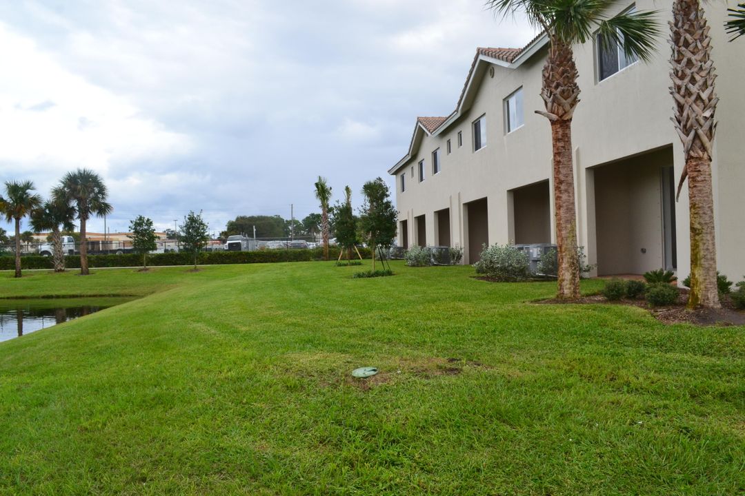 Active With Contract: $2,800 (3 beds, 2 baths, 1508 Square Feet)