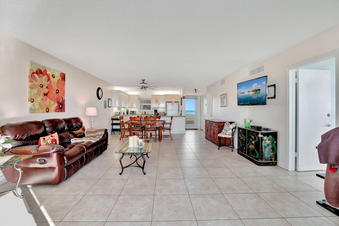 For Sale: $475,000 (2 beds, 2 baths, 1200 Square Feet)