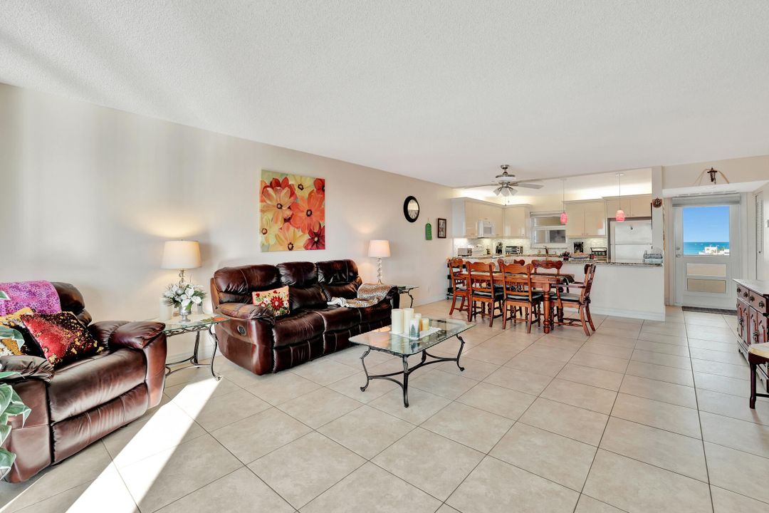 For Sale: $475,000 (2 beds, 2 baths, 1200 Square Feet)