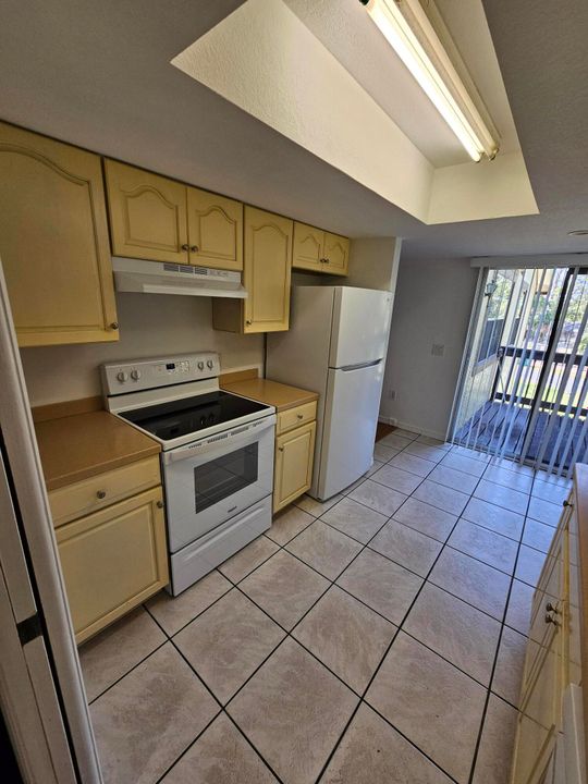 For Rent: $1,650 (2 beds, 2 baths, 1046 Square Feet)