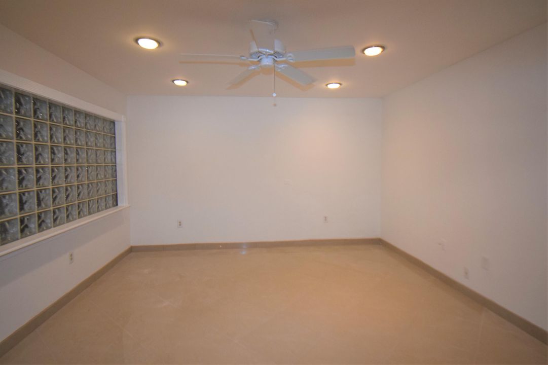 For Sale: $174,000 (2 beds, 2 baths, 819 Square Feet)