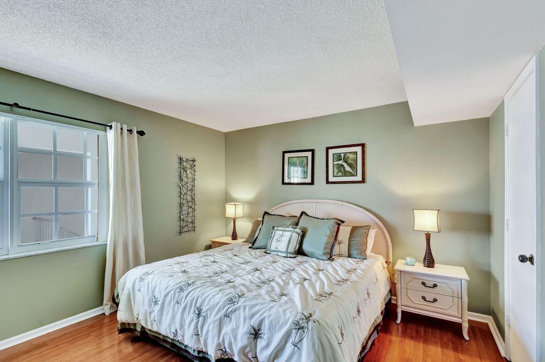 For Sale: $545,000 (2 beds, 2 baths, 1143 Square Feet)