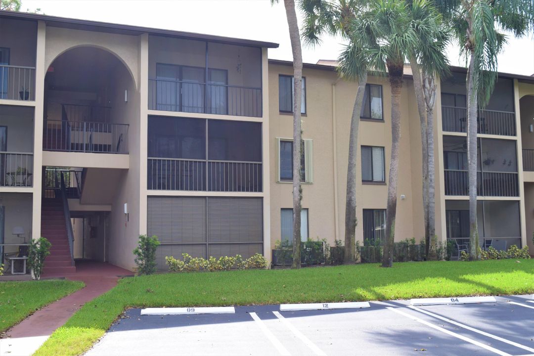 Active With Contract: $174,000 (1 beds, 1 baths, 764 Square Feet)