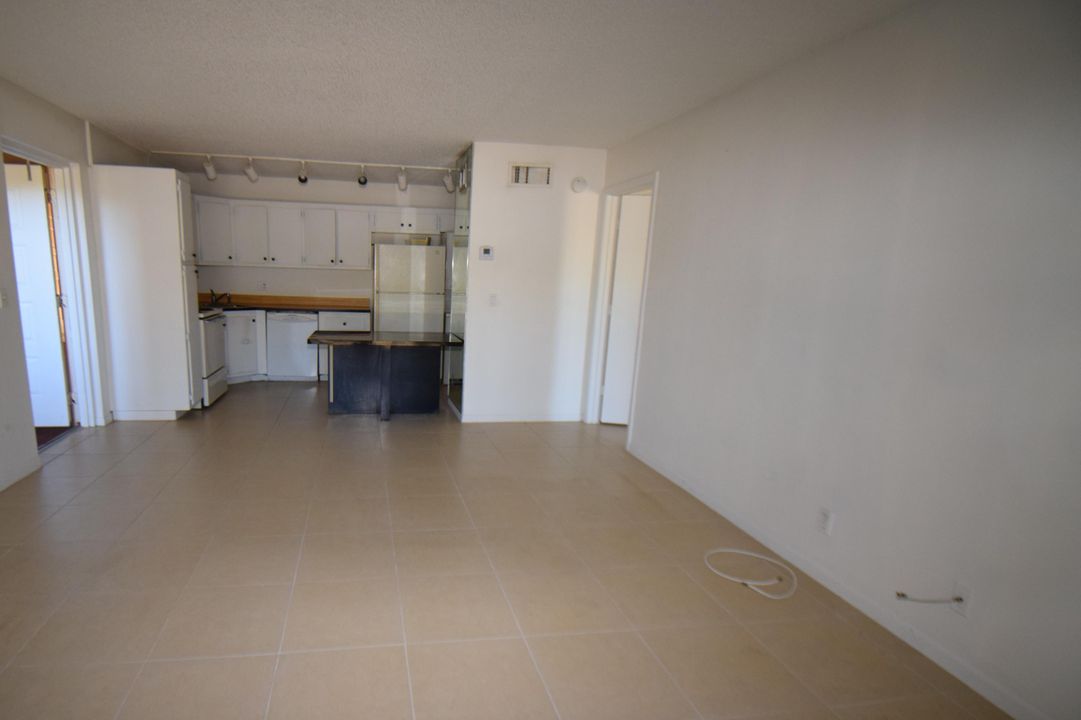 Active With Contract: $174,000 (1 beds, 1 baths, 764 Square Feet)