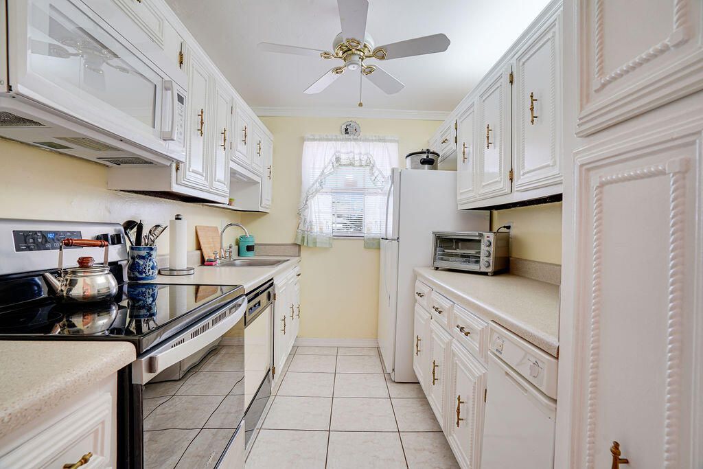 For Sale: $174,500 (2 beds, 2 baths, 1104 Square Feet)