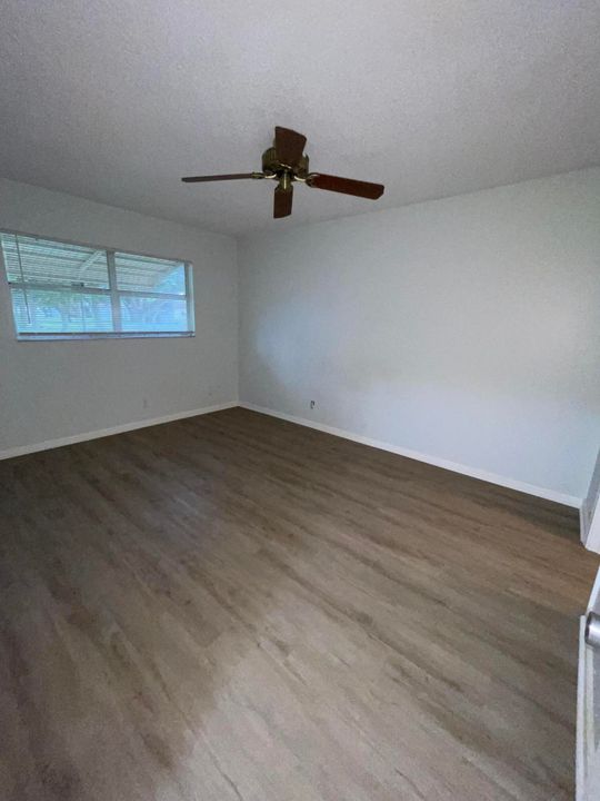For Rent: $1,600 (1 beds, 1 baths, 700 Square Feet)