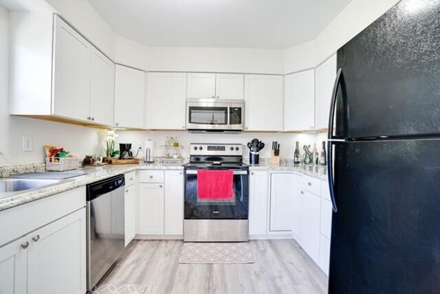 For Sale: $325,000 (3 beds, 1 baths, 1046 Square Feet)