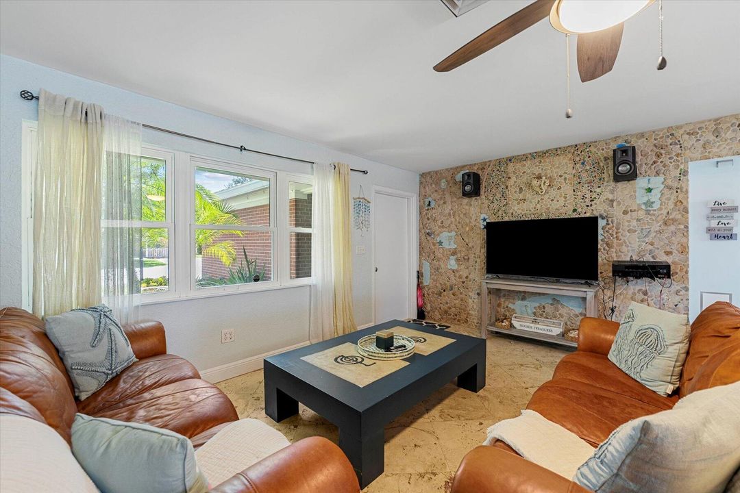 For Sale: $715,000 (3 beds, 2 baths, 1850 Square Feet)