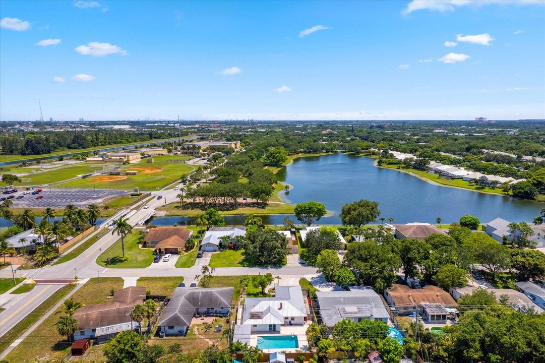 For Sale: $715,000 (3 beds, 2 baths, 1850 Square Feet)