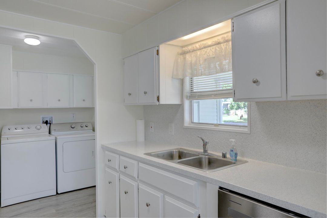 For Sale: $169,000 (2 beds, 2 baths, 1012 Square Feet)