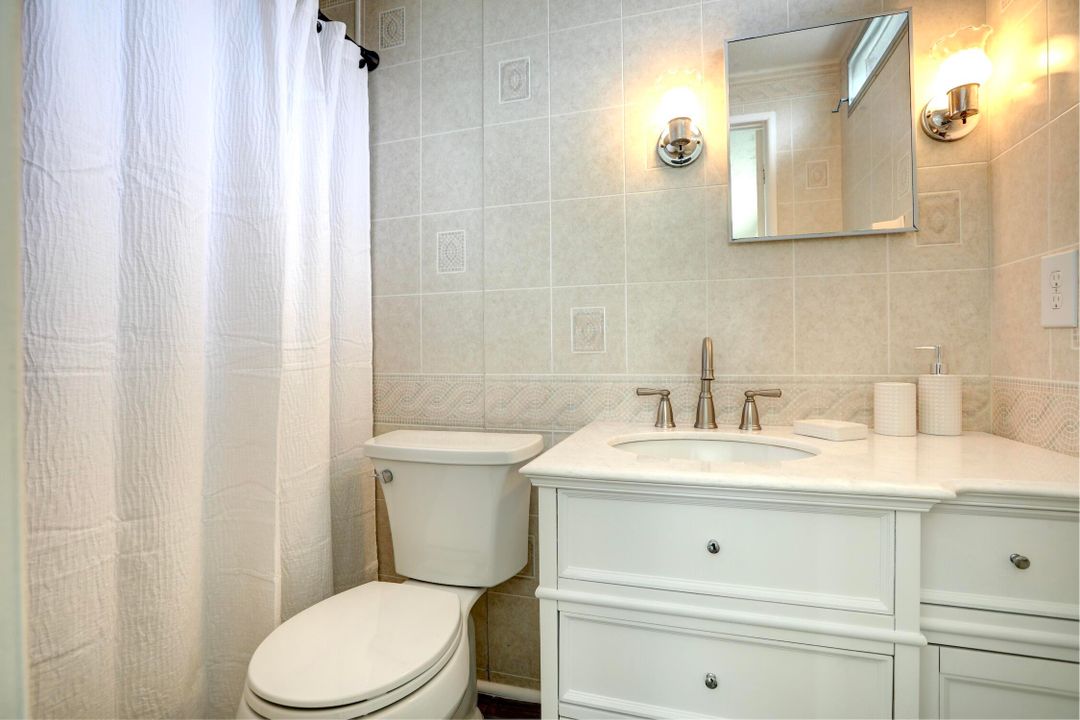 For Sale: $169,000 (2 beds, 2 baths, 1012 Square Feet)