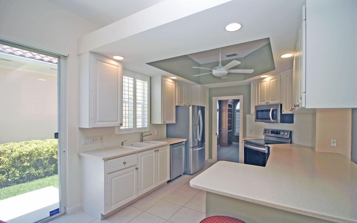 For Sale: $649,000 (3 beds, 2 baths, 1988 Square Feet)