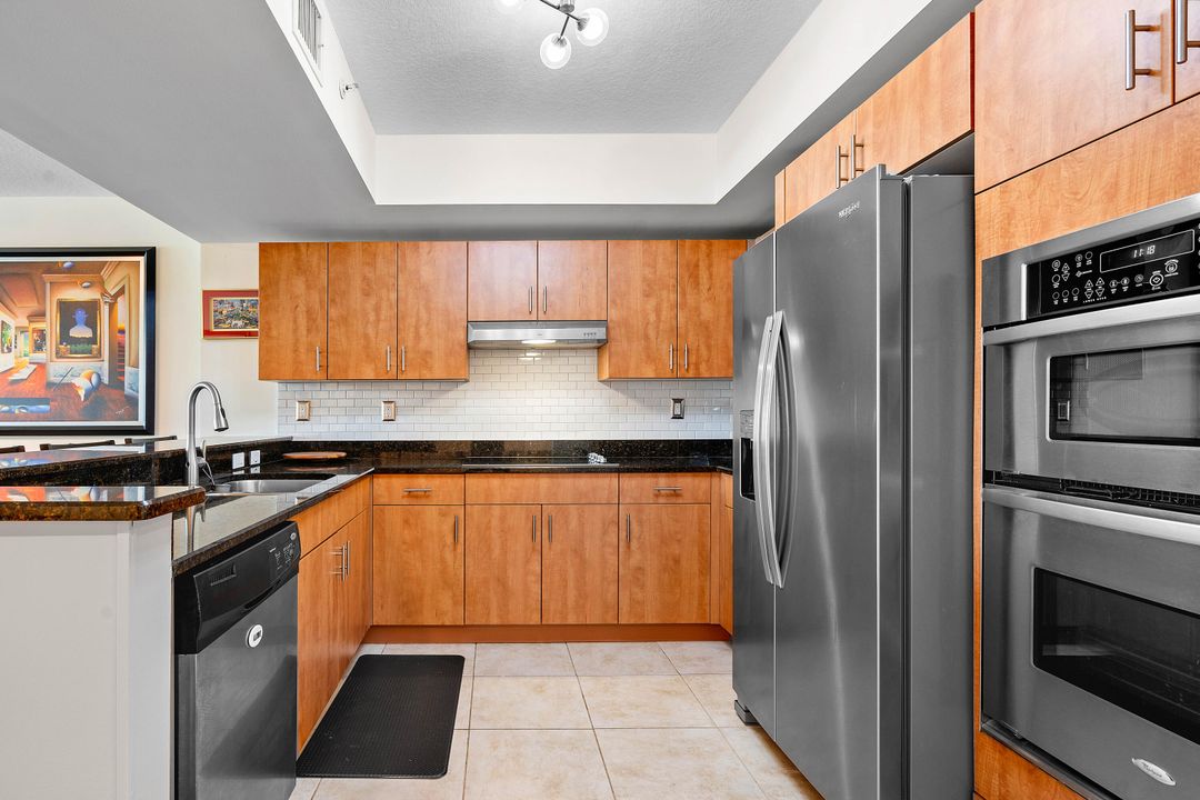 Active With Contract: $6,500 (2 beds, 2 baths, 1529 Square Feet)