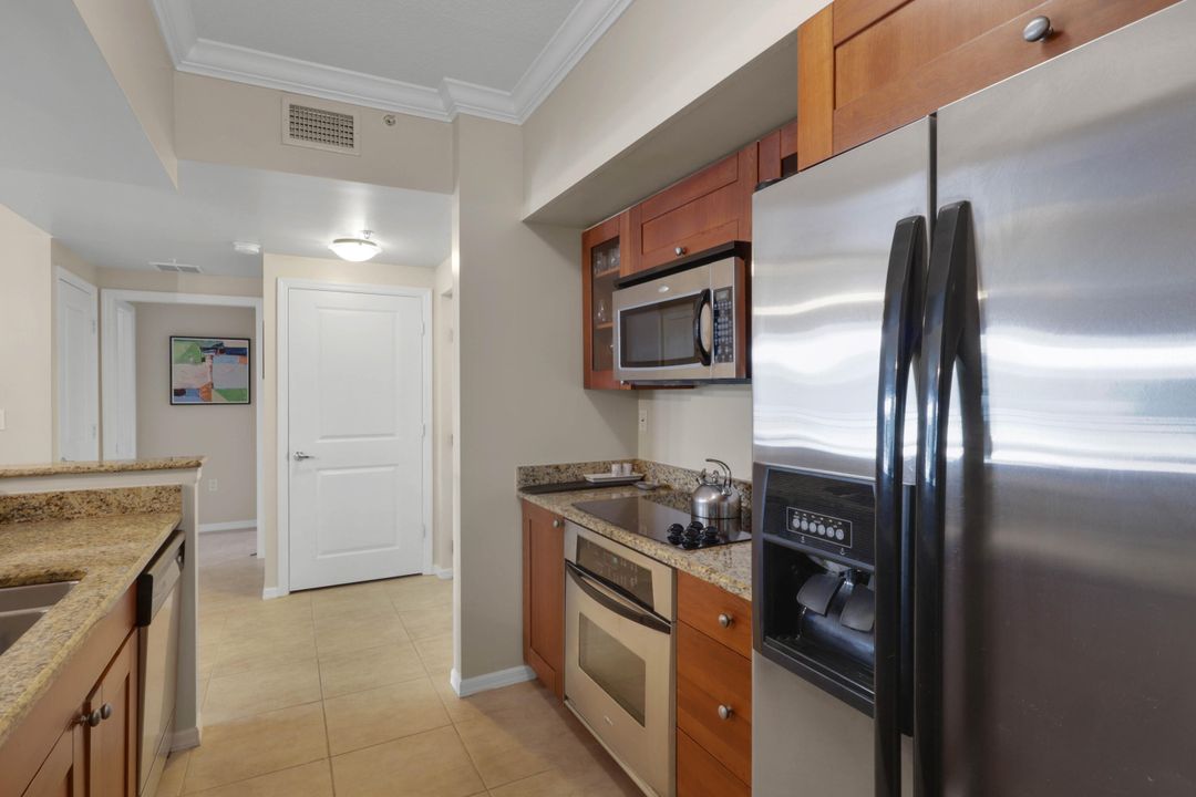 For Sale: $349,000 (2 beds, 2 baths, 1228 Square Feet)