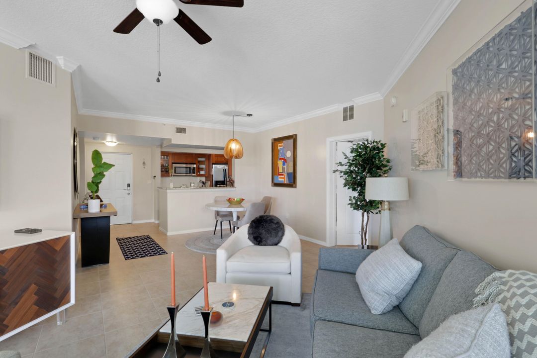 For Sale: $349,000 (2 beds, 2 baths, 1228 Square Feet)