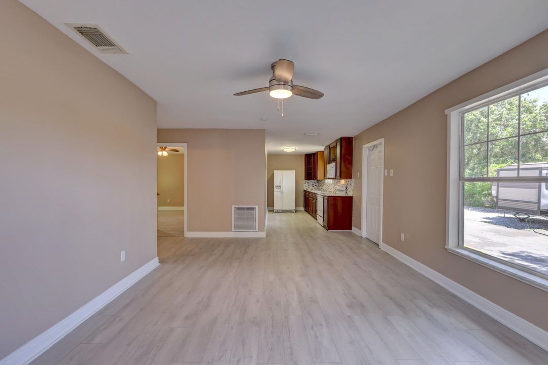 For Rent: $1,800 (2 beds, 3 baths, 2788 Square Feet)