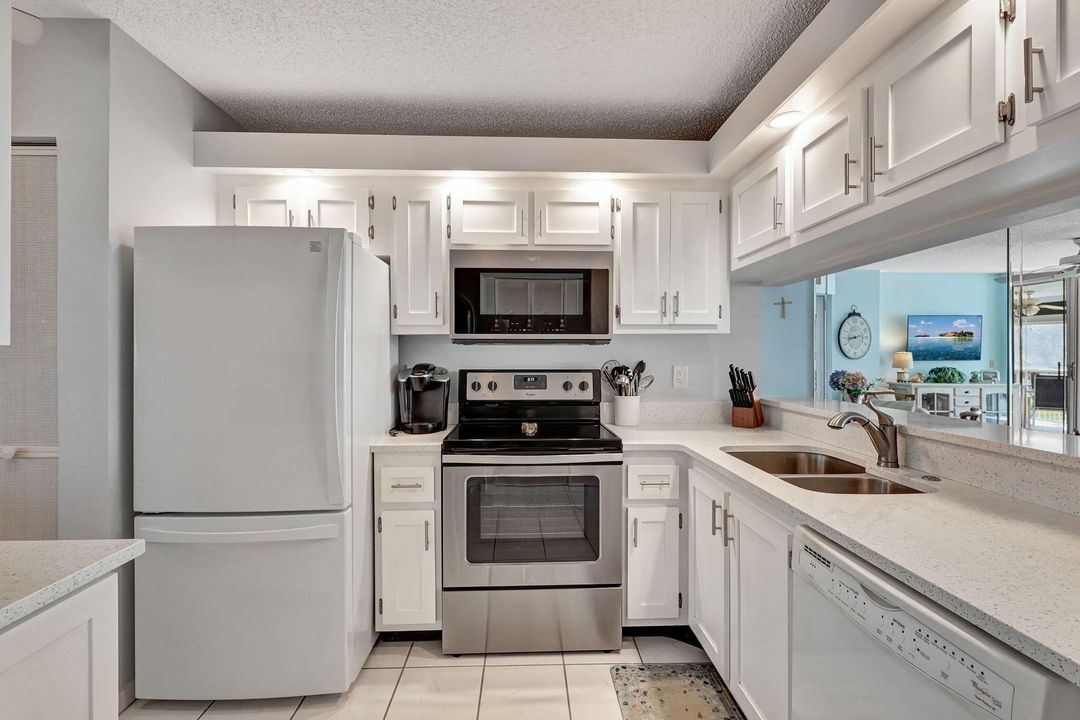 For Sale: $624,900 (2 beds, 2 baths, 1056 Square Feet)