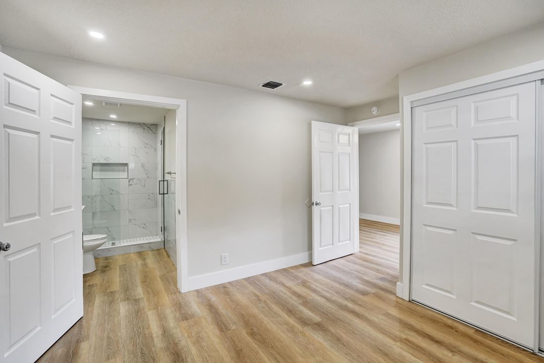 Active With Contract: $2,500 (2 beds, 2 baths, 1175 Square Feet)