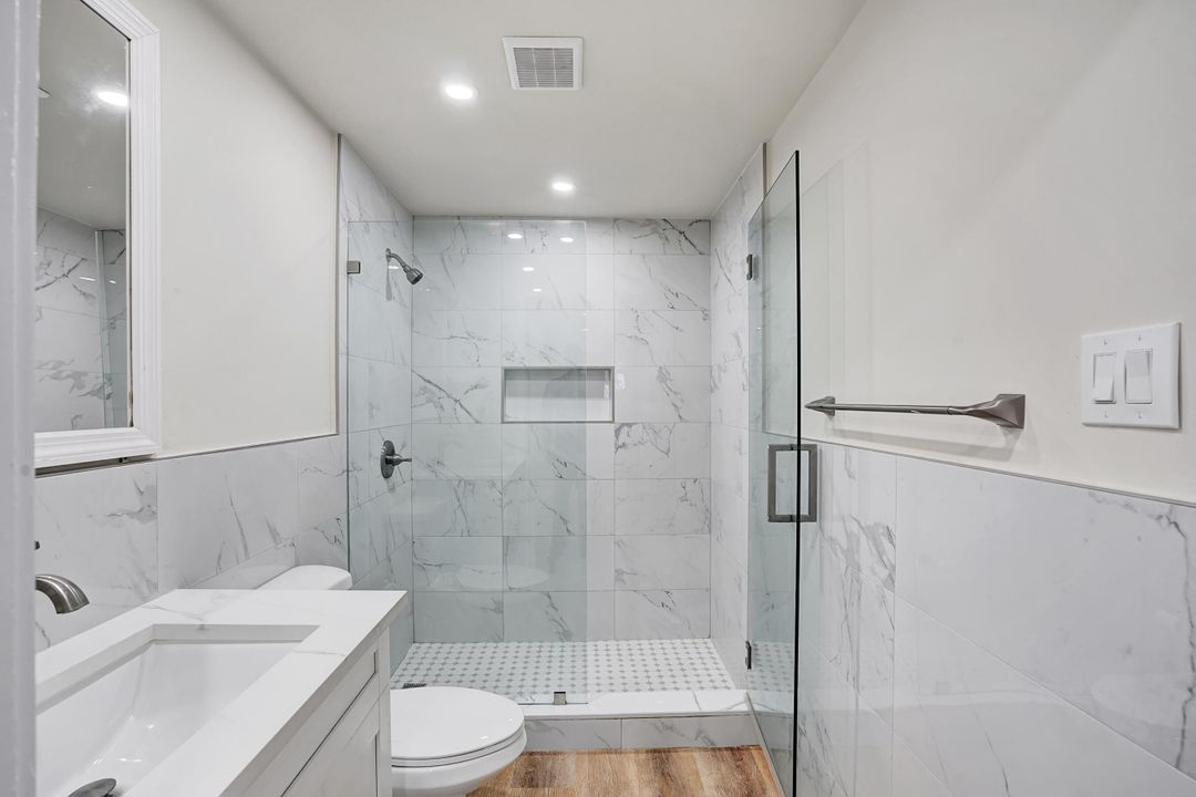 Active With Contract: $2,500 (2 beds, 2 baths, 1175 Square Feet)