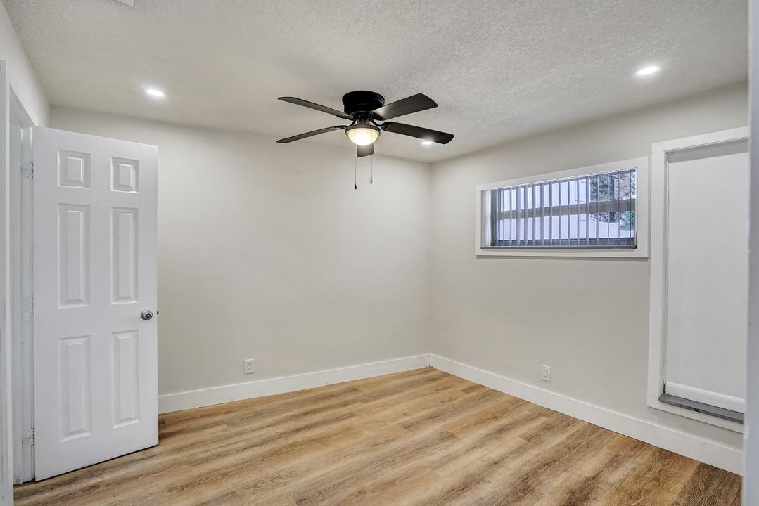 Active With Contract: $2,500 (2 beds, 2 baths, 1175 Square Feet)