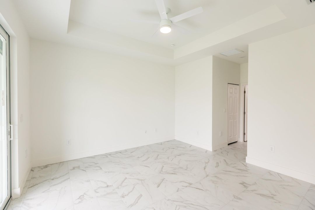 For Sale: $360,000 (3 beds, 2 baths, 1561 Square Feet)