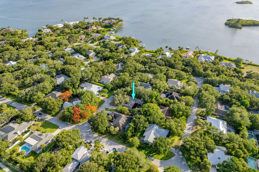 待售: $900,000 (3 贝兹, 2 浴室, 2142 平方英尺)