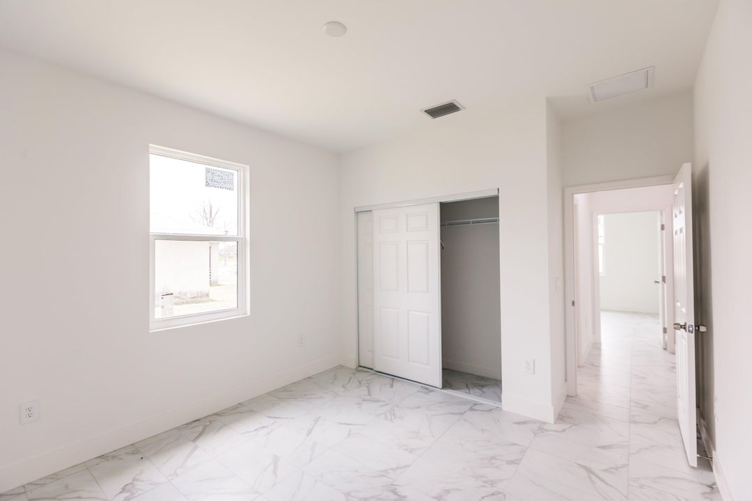 For Sale: $360,000 (3 beds, 2 baths, 1561 Square Feet)