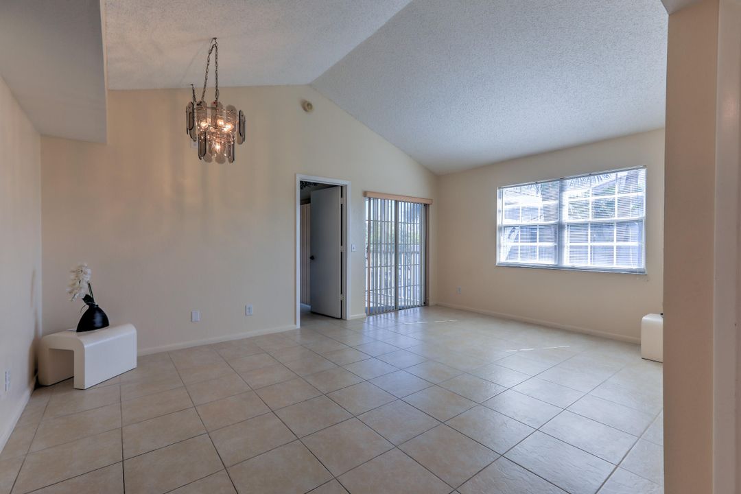 Active With Contract: $168,000 (2 beds, 2 baths, 874 Square Feet)