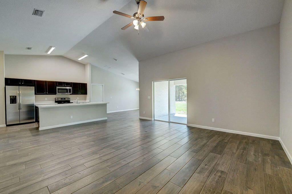 Active With Contract: $2,800 (4 beds, 2 baths, 1915 Square Feet)