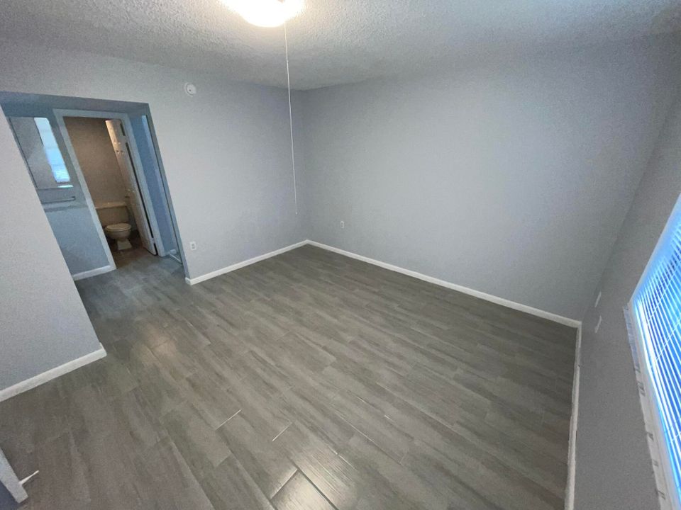 Active With Contract: $2,200 (2 beds, 2 baths, 1397 Square Feet)