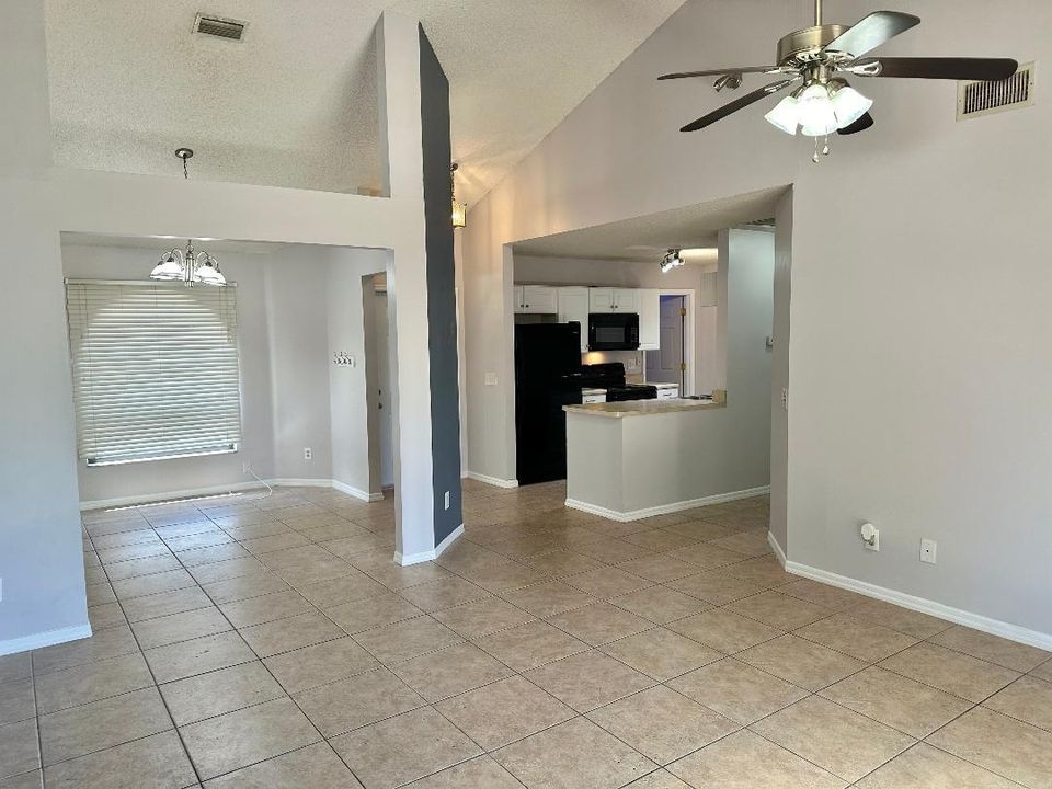 For Sale: $329,000 (3 beds, 2 baths, 1382 Square Feet)