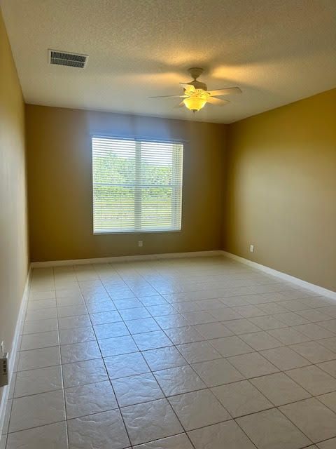 Active With Contract: $2,100 (2 beds, 2 baths, 1340 Square Feet)