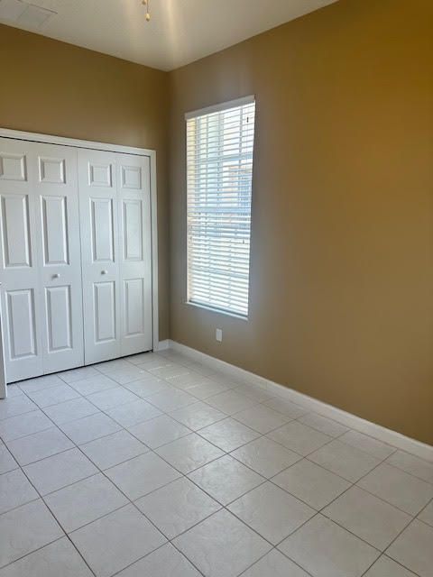 Active With Contract: $2,100 (2 beds, 2 baths, 1340 Square Feet)