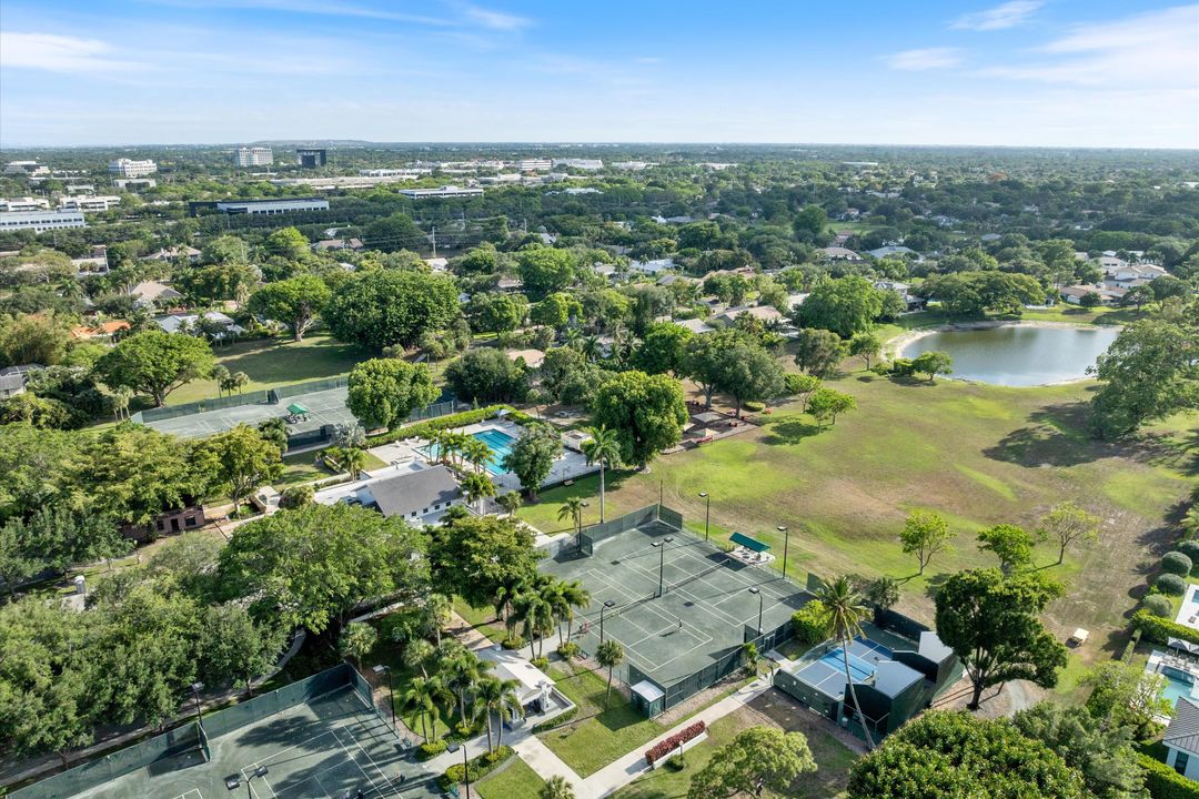 Active With Contract: $2,995,000 (4 beds, 5 baths, 4136 Square Feet)