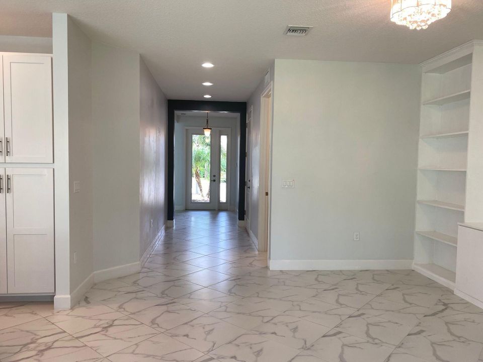 Active With Contract: $2,950 (3 beds, 2 baths, 1599 Square Feet)