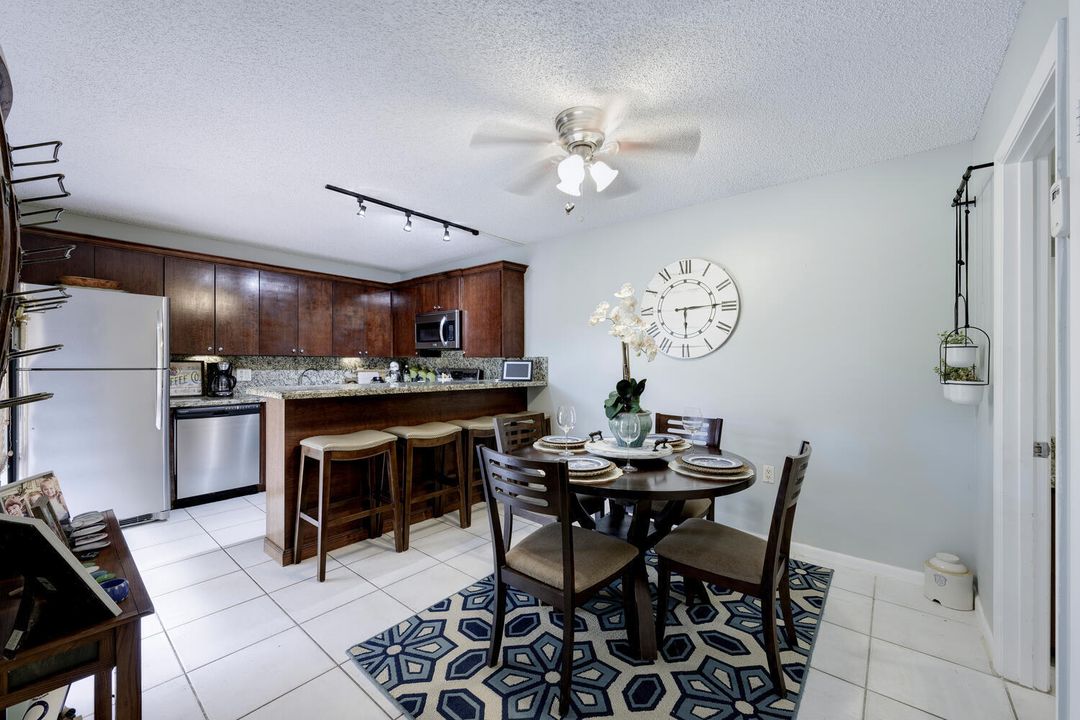 Active With Contract: $359,900 (2 beds, 2 baths, 1235 Square Feet)