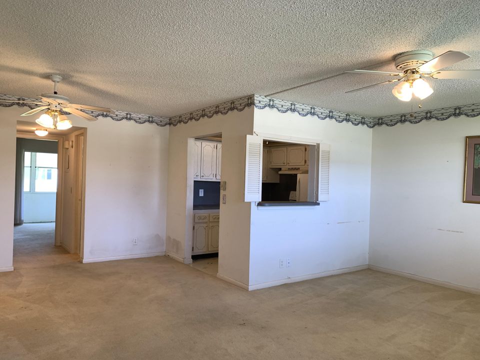 Active With Contract: $70,000 (1 beds, 2 baths, 646 Square Feet)