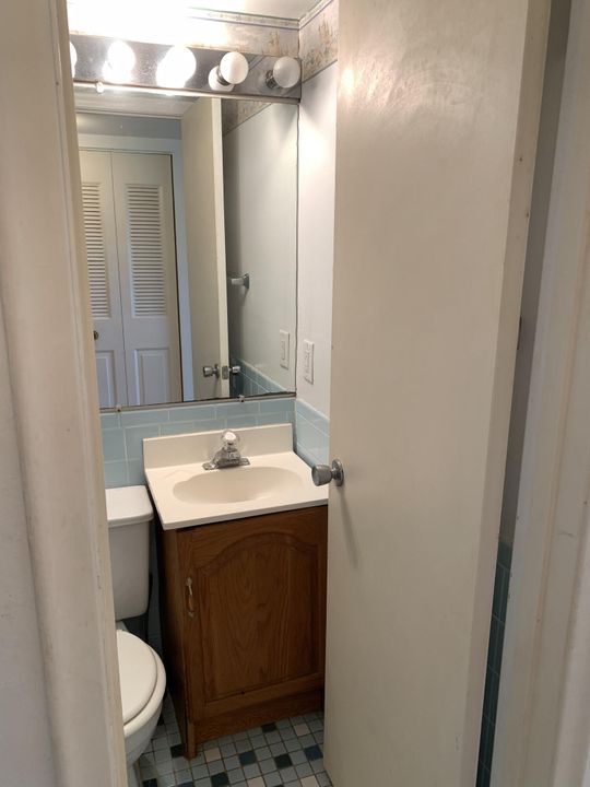 Active With Contract: $70,000 (1 beds, 2 baths, 646 Square Feet)