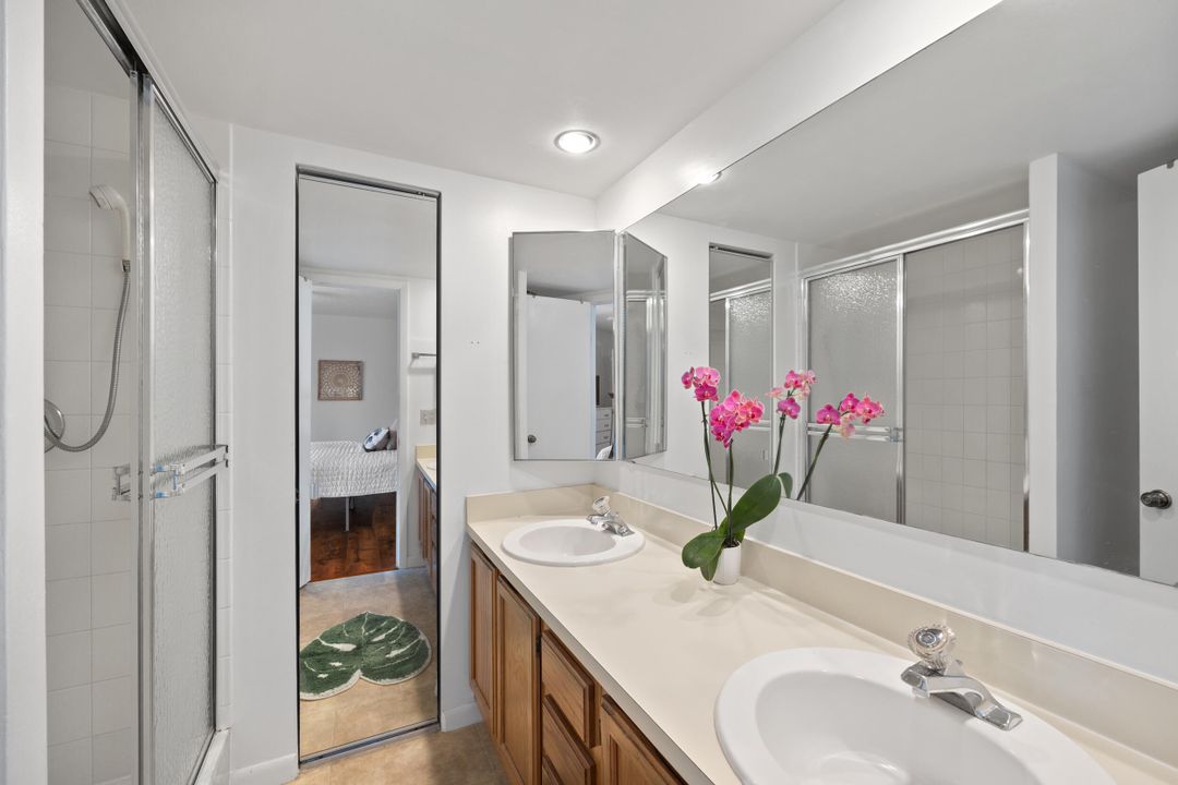 Active With Contract: $289,900 (2 beds, 2 baths, 1288 Square Feet)