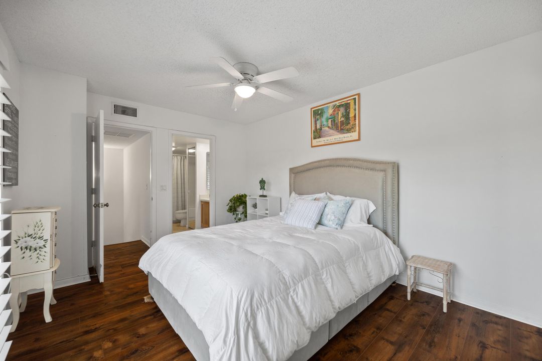 Active With Contract: $289,900 (2 beds, 2 baths, 1288 Square Feet)