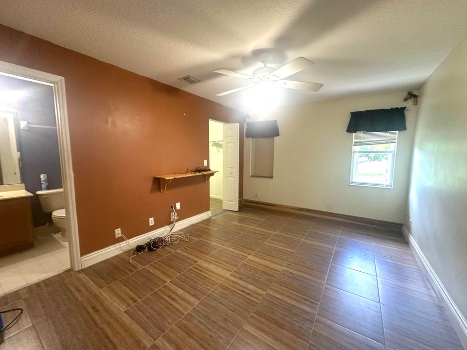 For Rent: $5,500 (5 beds, 2 baths, 2337 Square Feet)