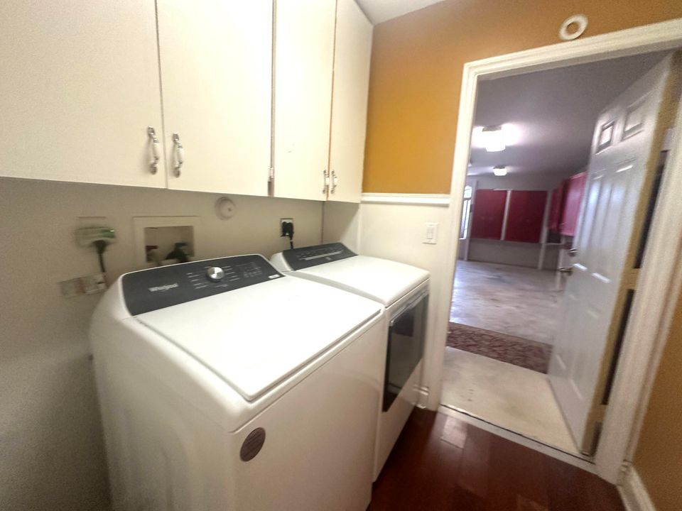 For Rent: $5,500 (5 beds, 2 baths, 2337 Square Feet)