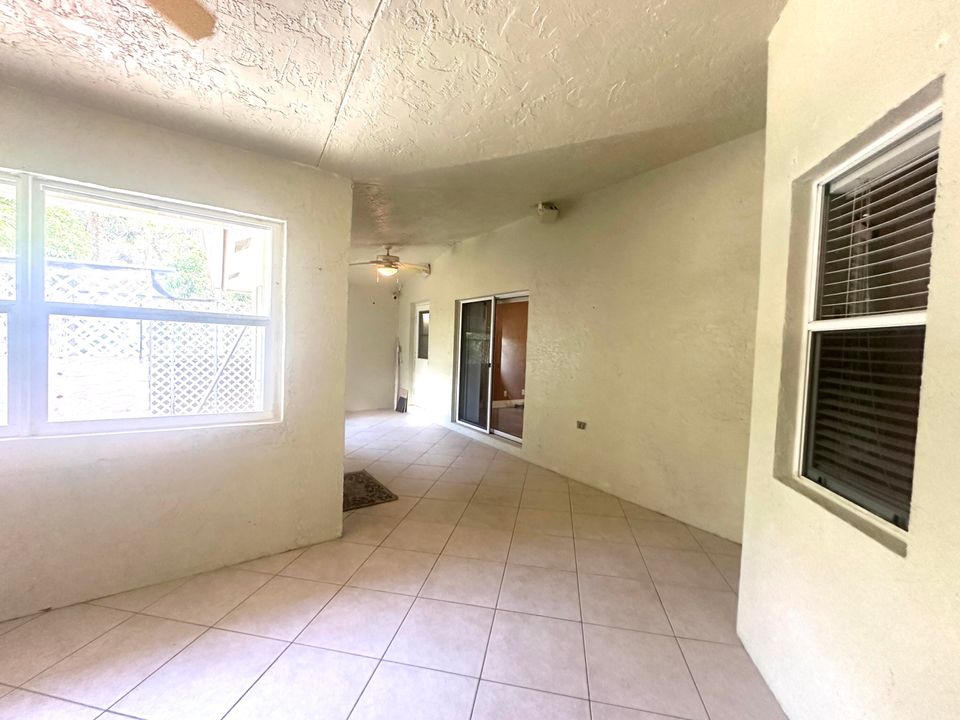 For Rent: $5,500 (5 beds, 2 baths, 2337 Square Feet)