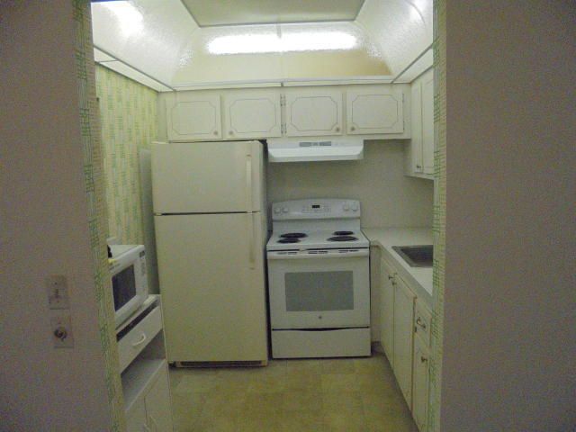 For Sale: $110,000 (1 beds, 1 baths, 720 Square Feet)