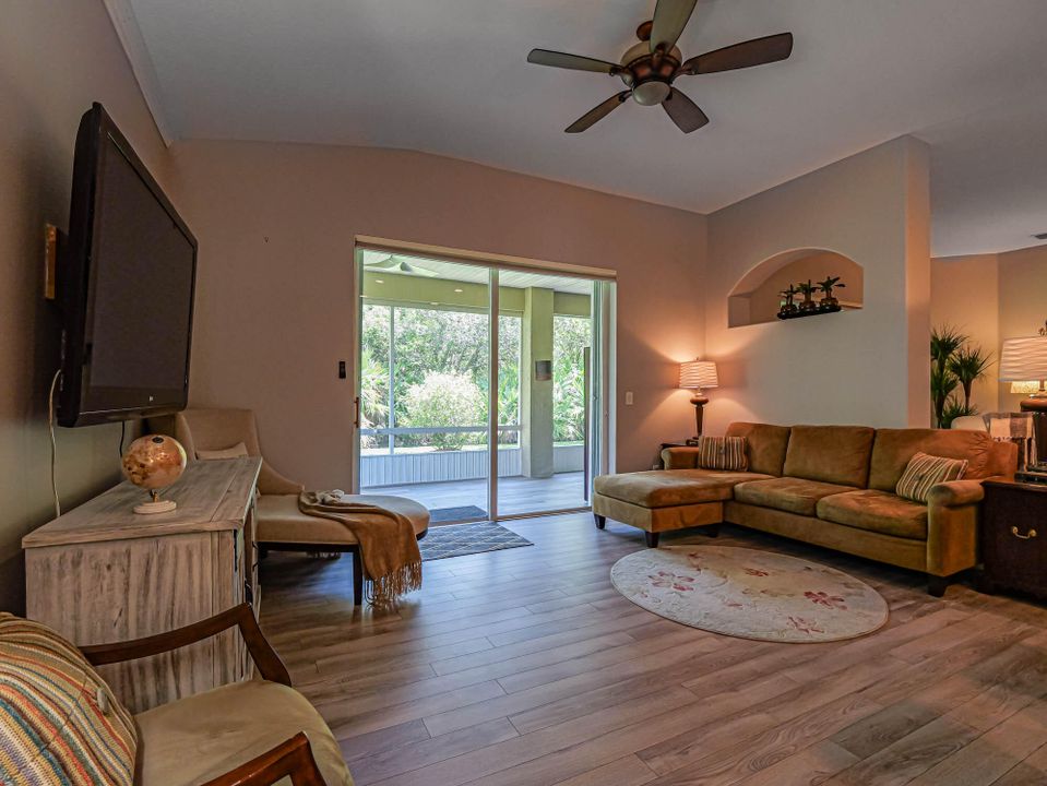 For Sale: $495,000 (3 beds, 2 baths, 1973 Square Feet)