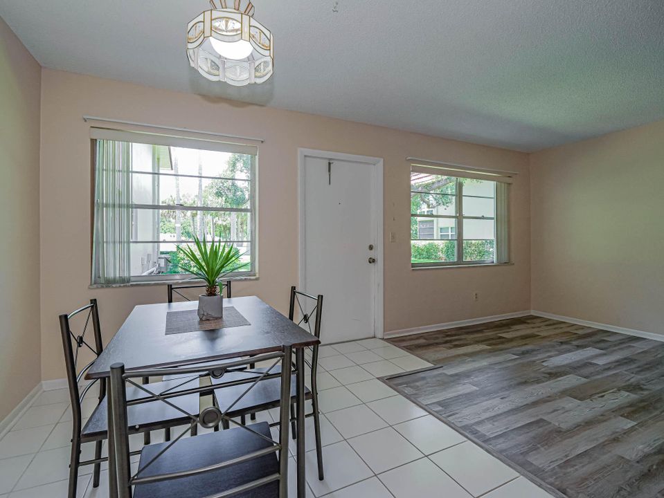 Active With Contract: $115,000 (1 beds, 1 baths, 750 Square Feet)